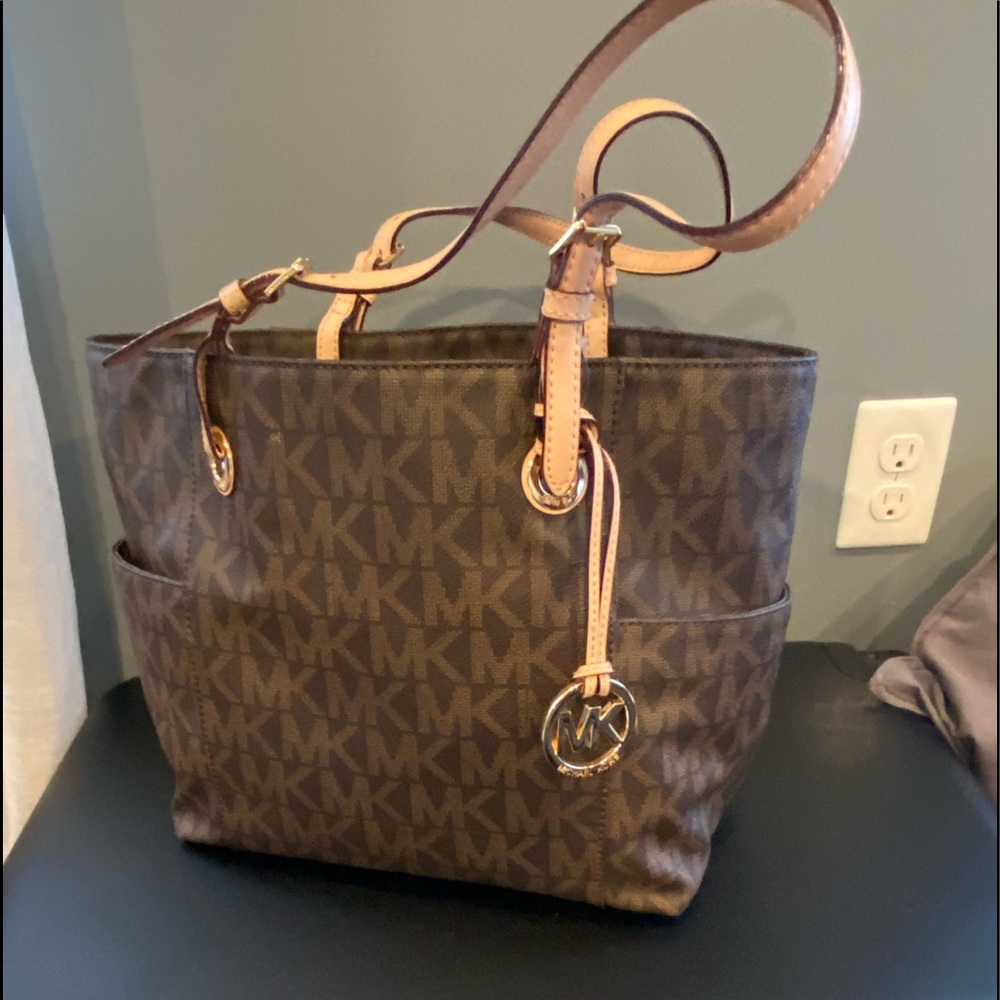 Micheal kors purse